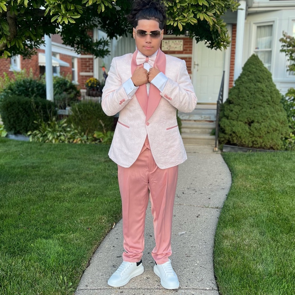 Salmon/pink homecoming 3-piece suit